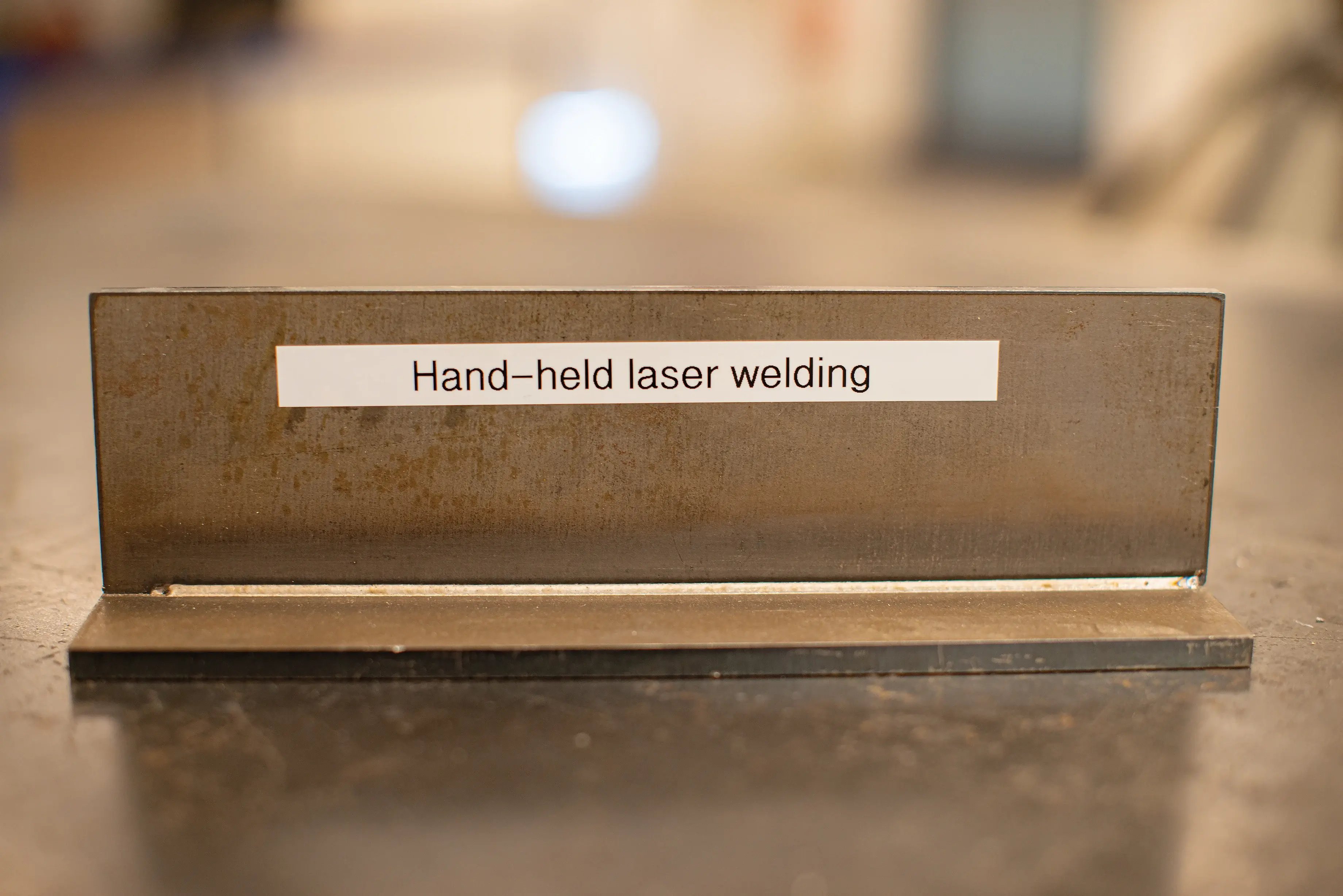 Handgefuertes_Laserschweissen