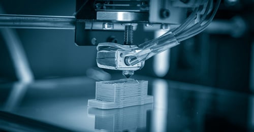 Electronic three dimensional plastic printer during work , 3D , printing. | © stock.adobe.com - Alex_Traksel